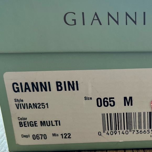 Gianni Bini Leather Vivian Pointy Toe Heels - Picture 8 of 12